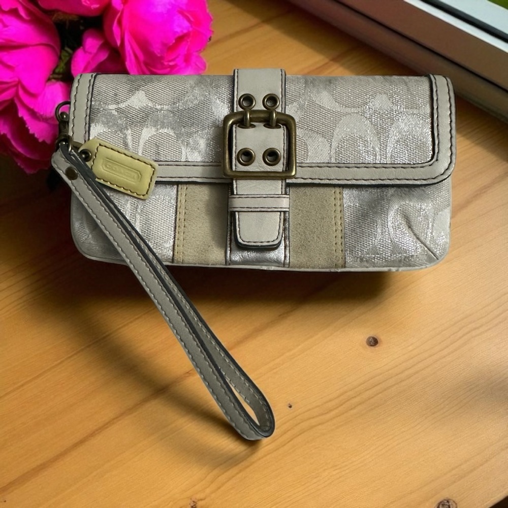 Coach Vintage White Optic Clutch White Silver and Bronze Buckle EUC